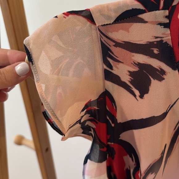 Blush Floral RW&Co Midi Dress - feminine and flowy. - Picture 3 of 4